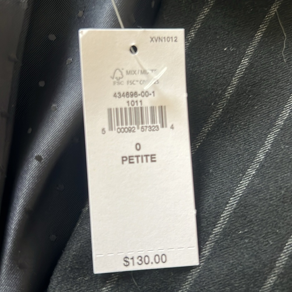 NWT Banana Republic chic, classic pinstripe jacket - Picture 6 of 6